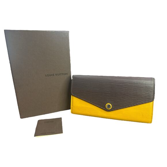 400. Louis Vuitton Epi Sarah Wallet NM Citron Black - Picture 5 of 8